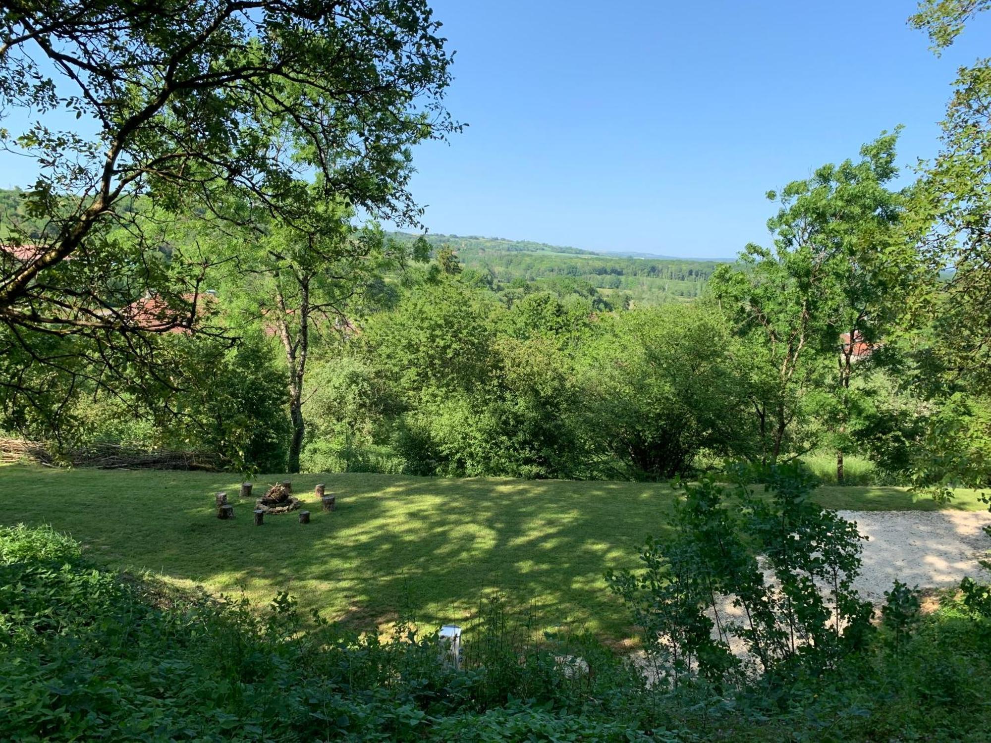 Maison Le Haut Fee Serecourt Exteriér fotografie